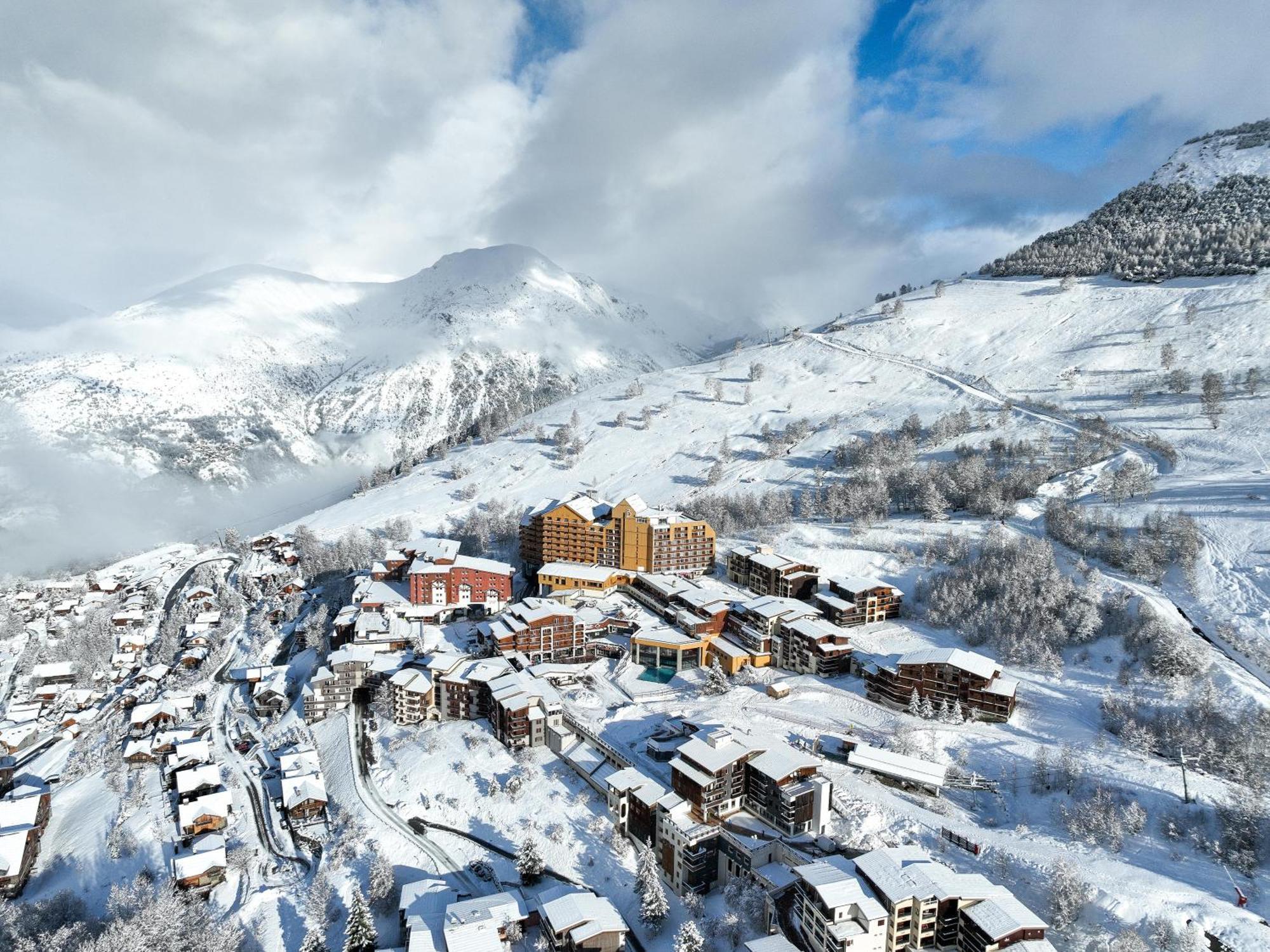 Belambra Clubs Les 2 Alpes Les Cretes Hotel เลส์เดอซาลป์ ภายนอก รูปภาพ